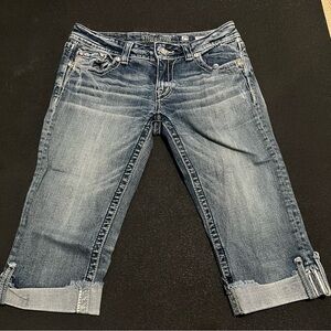 Miss Me Bermuda Denim Capri Size 29 Blue Embroidered Distressed Rhinestone